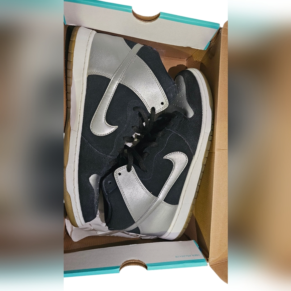 Nike Black and Silver Sneakers Classic Design